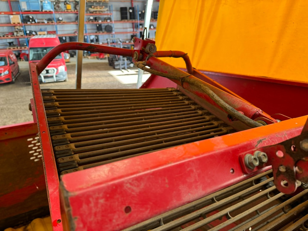 Grimme SE-75-55-UB - Sadonkorjuukone: kuva Grimme SE-75-55-UB - Sadonkorjuukone Grimme SE-75-55-UB - Sadonkorjuukone: kuva Grimme SE-75-55-UB - Sadonkorjuukone