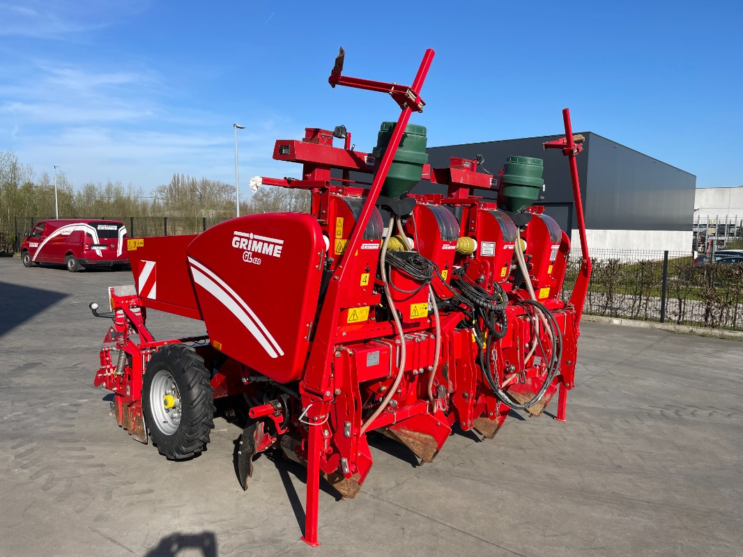 Grimme GL 420 - Sadonkorjuukone: kuva Grimme GL 420 - Sadonkorjuukone Grimme GL 420 - Sadonkorjuukone: kuva Grimme GL 420 - Sadonkorjuukone