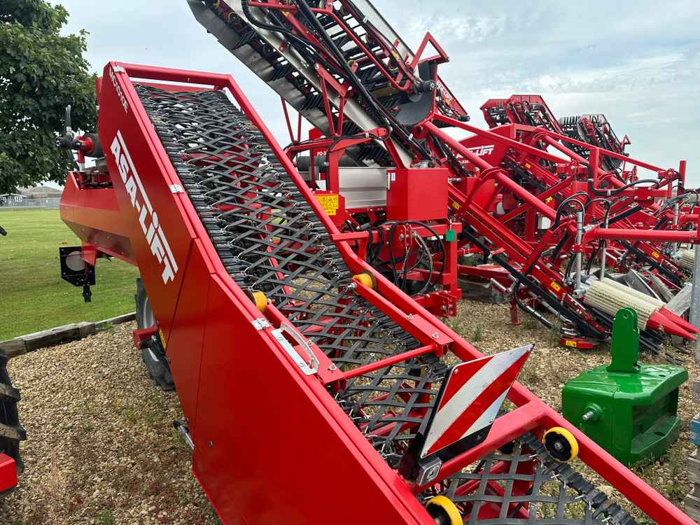 ASA-Lift MC1010E - Viinin korjuukone: kuva ASA-Lift MC1010E - Viinin korjuukone ASA-Lift MC1010E - Viinin korjuukone: kuva ASA-Lift MC1010E - Viinin korjuukone