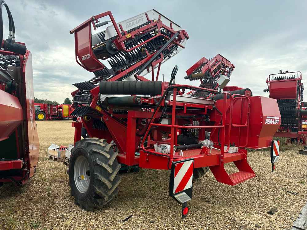 ASA-Lift MC1010E - Viinin korjuukone: kuva ASA-Lift MC1010E - Viinin korjuukone ASA-Lift MC1010E - Viinin korjuukone: kuva ASA-Lift MC1010E - Viinin korjuukone