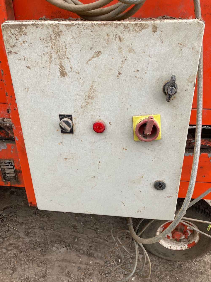 Downs Super Charger/ Expansion Hopper - Varastointi - laitteet: kuva Downs Super Charger/ Expansion Hopper - Varastointi - laitteet Downs Super Charger/ Expansion Hopper - Varastointi - laitteet: kuva Downs Super Charger/ Expansion Hopper - Varastointi - laitteet