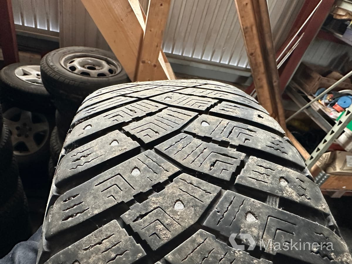 4 st dubbdäck på fälg Goodyear Ultragrip - Täydellinen pyörä - Tavara-auto: kuva 4 st dubbdäck på fälg Goodyear Ultragrip - Täydellinen pyörä - Tavara-auto 4 st dubbdäck på fälg Goodyear Ultragrip - Täydellinen pyörä - Tavara-auto: kuva 4 st dubbdäck på fälg Goodyear Ultragrip - Täydellinen pyörä - Tavara-auto