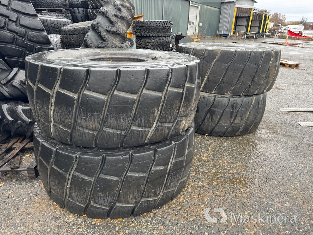 Däck Michelin 26.5R25 Regummerat - Rengas - Rakennuskoneet: kuva  Däck Michelin 26.5R25 Regummerat - Rengas - Rakennuskoneet Däck Michelin 26.5R25 Regummerat - Rengas - Rakennuskoneet: kuva  Däck Michelin 26.5R25 Regummerat - Rengas - Rakennuskoneet