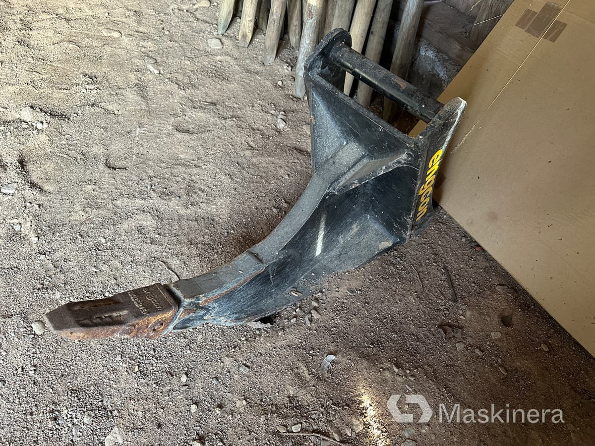 Engcon R10 2,5" Tjälkrok Engcon R10 S45 - Repijä: kuva Engcon R10 2,5" Tjälkrok Engcon R10 S45 - Repijä Engcon R10 2,5" Tjälkrok Engcon R10 S45 - Repijä: kuva Engcon R10 2,5" Tjälkrok Engcon R10 S45 - Repijä