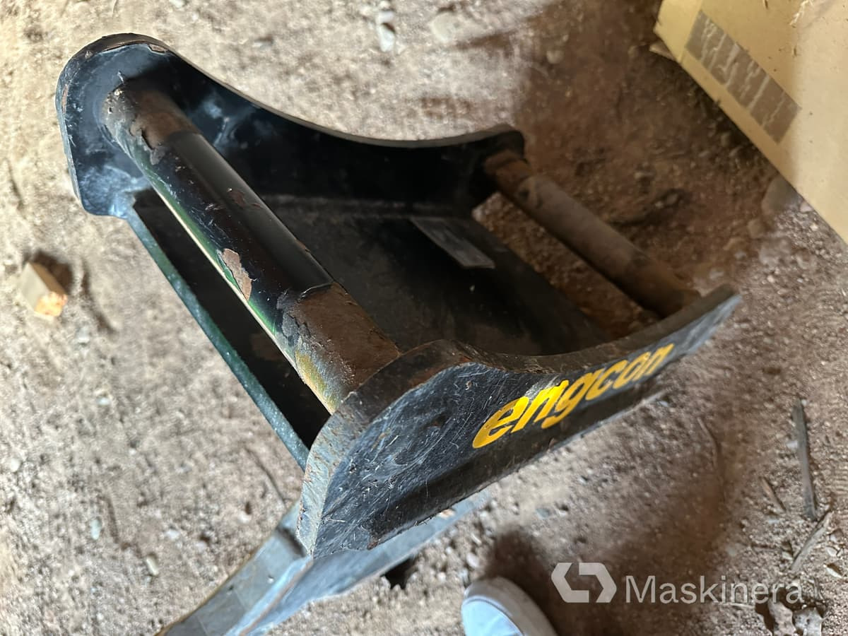 Engcon R10 2,5" Tjälkrok Engcon R10 S45 - Repijä: kuva Engcon R10 2,5" Tjälkrok Engcon R10 S45 - Repijä Engcon R10 2,5" Tjälkrok Engcon R10 S45 - Repijä: kuva Engcon R10 2,5" Tjälkrok Engcon R10 S45 - Repijä