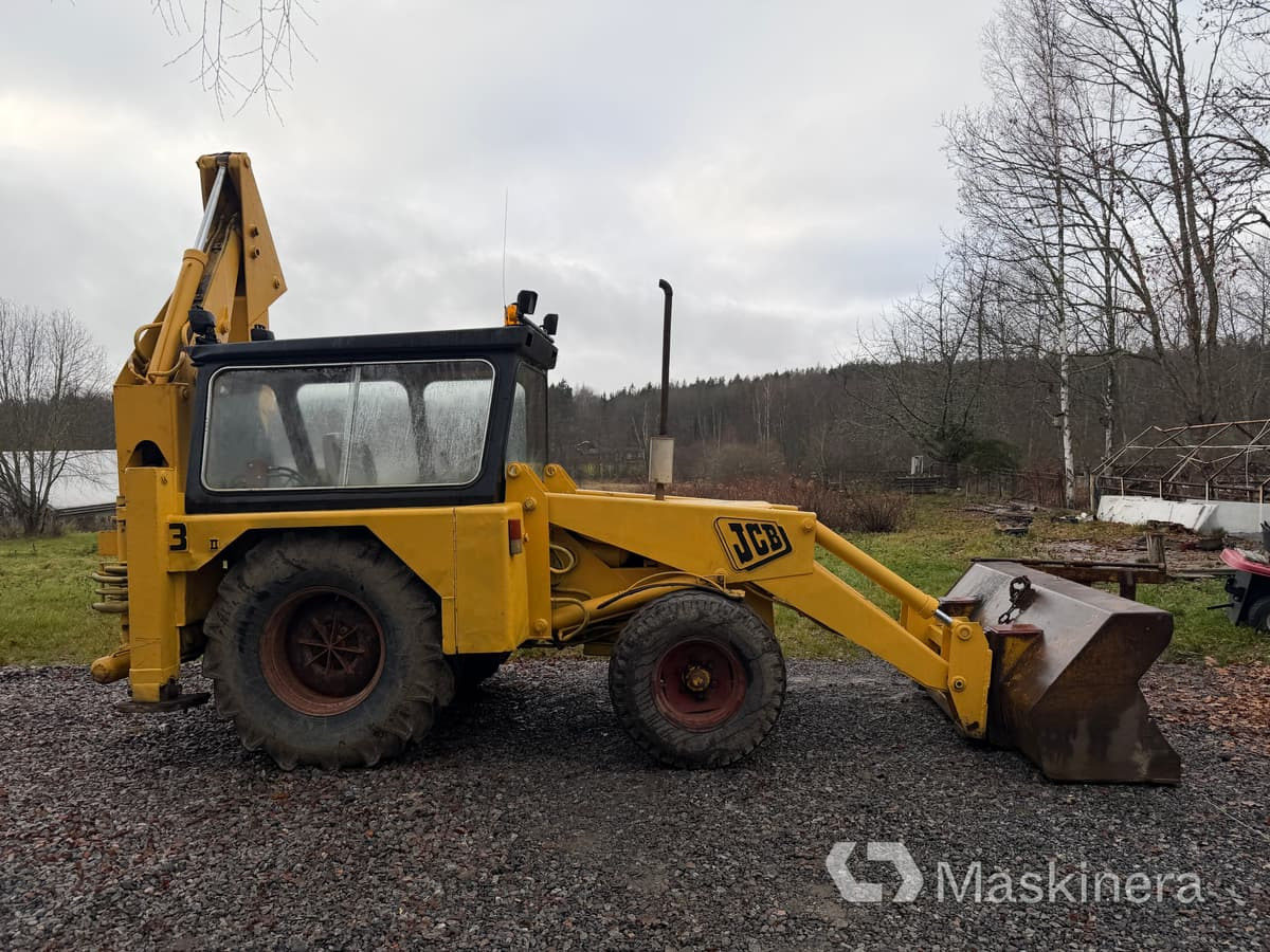 Grävlastare JCB 3C/3D med tillbehör - Kaivuri-trukki: kuva Grävlastare JCB 3C/3D med tillbehör - Kaivuri-trukki Grävlastare JCB 3C/3D med tillbehör - Kaivuri-trukki: kuva Grävlastare JCB 3C/3D med tillbehör - Kaivuri-trukki