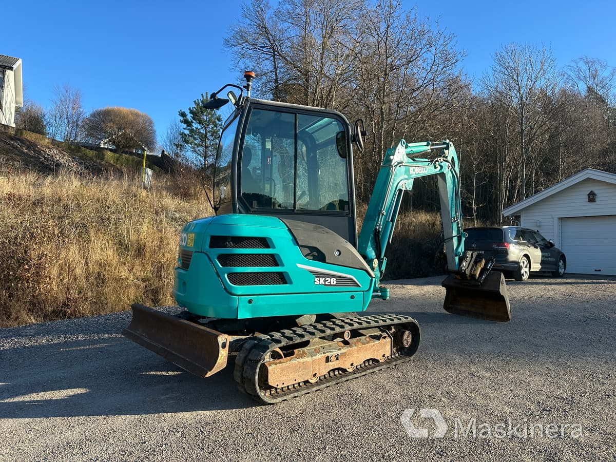 Grävmaskin Kobelco SK26 - Telakaivukone: kuva Grävmaskin Kobelco SK26 - Telakaivukone Grävmaskin Kobelco SK26 - Telakaivukone: kuva Grävmaskin Kobelco SK26 - Telakaivukone