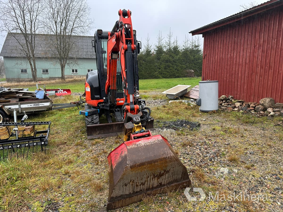 Grävmaskin Kubota U27-4 - Telakaivukone: kuva Grävmaskin Kubota U27-4 - Telakaivukone Grävmaskin Kubota U27-4 - Telakaivukone: kuva Grävmaskin Kubota U27-4 - Telakaivukone