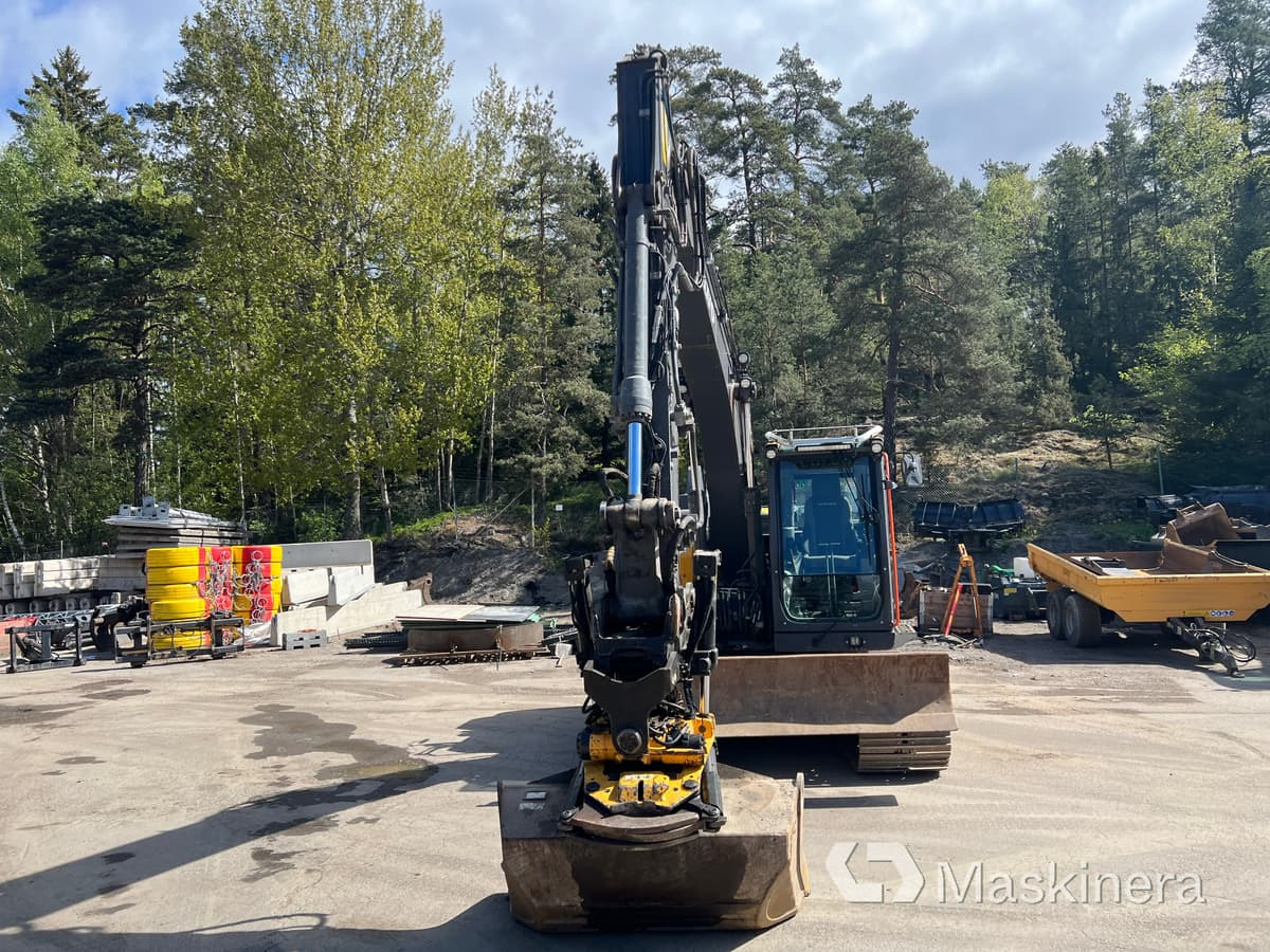 Grävmaskin Volvo EC140EL med 3 skopor - Telakaivukone: kuva Grävmaskin Volvo EC140EL med 3 skopor - Telakaivukone Grävmaskin Volvo EC140EL med 3 skopor - Telakaivukone: kuva Grävmaskin Volvo EC140EL med 3 skopor - Telakaivukone
