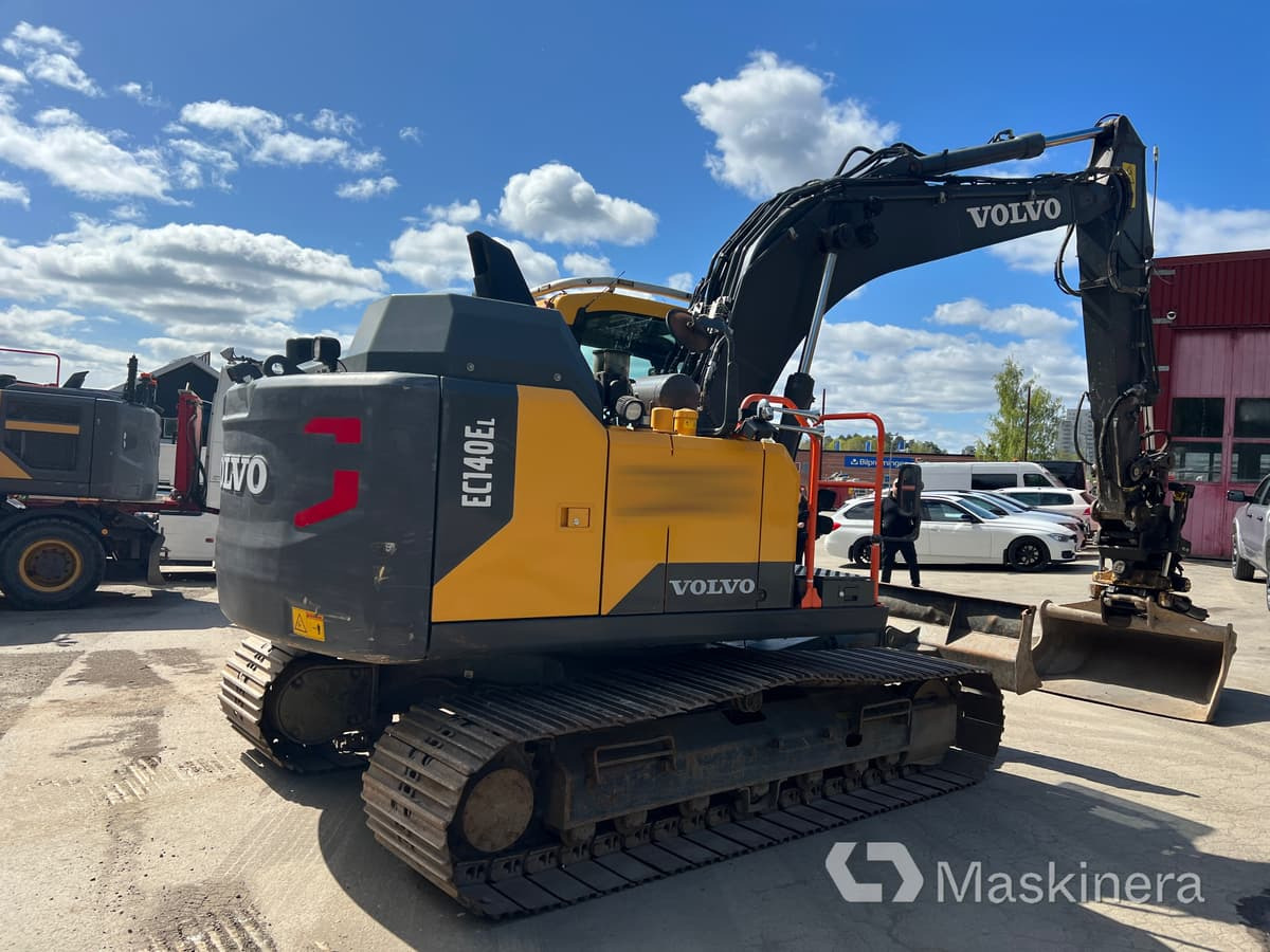 Grävmaskin Volvo EC140EL med 3 skopor - Telakaivukone: kuva Grävmaskin Volvo EC140EL med 3 skopor - Telakaivukone Grävmaskin Volvo EC140EL med 3 skopor - Telakaivukone: kuva Grävmaskin Volvo EC140EL med 3 skopor - Telakaivukone