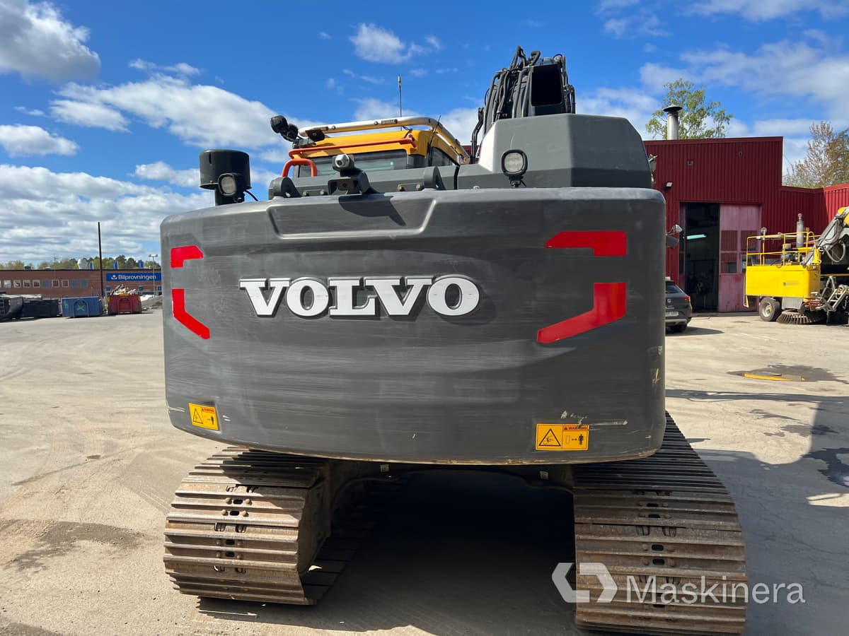 Grävmaskin Volvo EC140EL med 3 skopor - Telakaivukone: kuva Grävmaskin Volvo EC140EL med 3 skopor - Telakaivukone Grävmaskin Volvo EC140EL med 3 skopor - Telakaivukone: kuva Grävmaskin Volvo EC140EL med 3 skopor - Telakaivukone