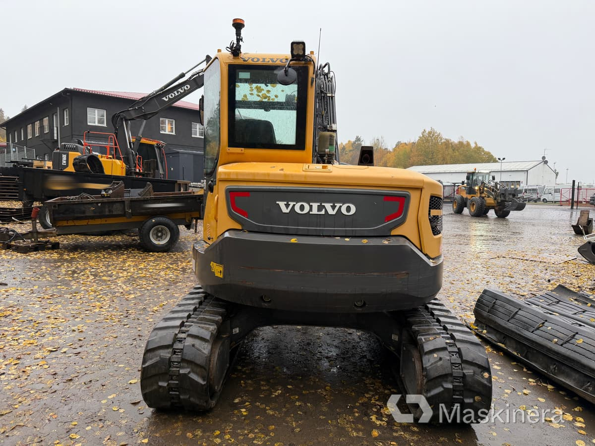 Grävmaskin Volvo ECR88D med tillbehör - Telakaivukone: kuva  Grävmaskin Volvo ECR88D med tillbehör - Telakaivukone Grävmaskin Volvo ECR88D med tillbehör - Telakaivukone: kuva  Grävmaskin Volvo ECR88D med tillbehör - Telakaivukone