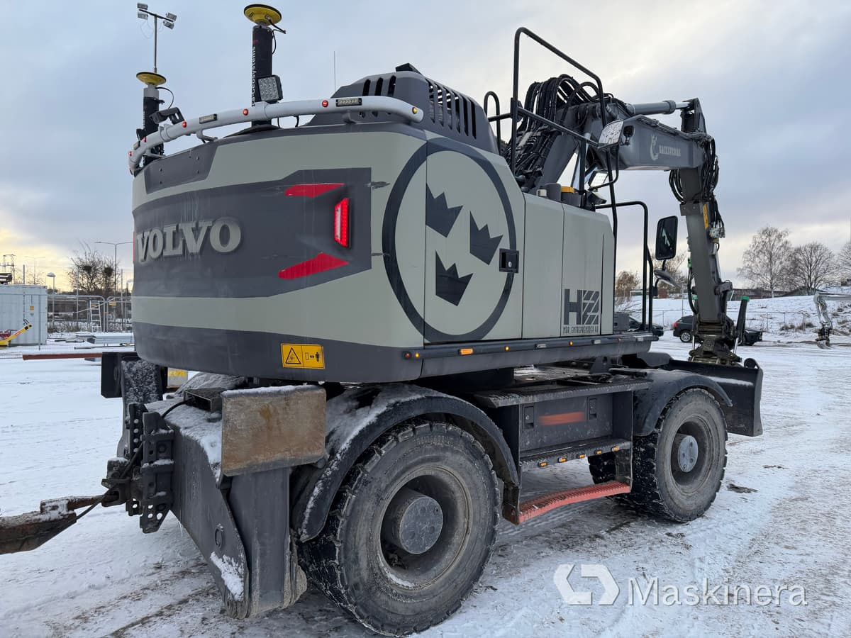 Hjulgrävare Volvo EW160E med tillbehör - Telakaivukone: kuva Hjulgrävare Volvo EW160E med tillbehör - Telakaivukone Hjulgrävare Volvo EW160E med tillbehör - Telakaivukone: kuva Hjulgrävare Volvo EW160E med tillbehör - Telakaivukone