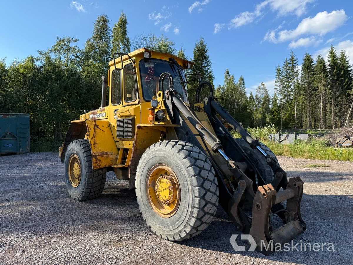 Hjullastare Volvo BM L70 - Pyöräkuormaaja: kuva Hjullastare Volvo BM L70 - Pyöräkuormaaja Hjullastare Volvo BM L70 - Pyöräkuormaaja: kuva Hjullastare Volvo BM L70 - Pyöräkuormaaja