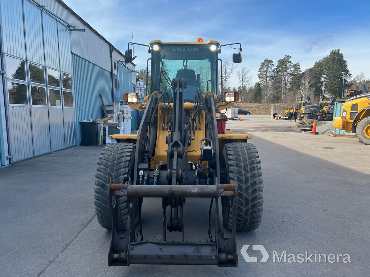 Hjullastare Volvo L35B - Pyöräkuormaaja: kuva Hjullastare Volvo L35B - Pyöräkuormaaja Hjullastare Volvo L35B - Pyöräkuormaaja: kuva Hjullastare Volvo L35B - Pyöräkuormaaja