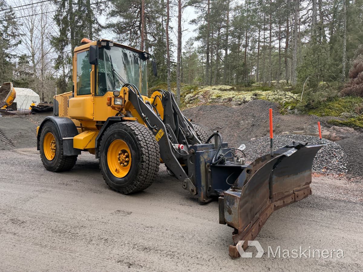 Hjullastare Volvo L50E med tillbehör - Pyöräkuormaaja: kuva Hjullastare Volvo L50E med tillbehör - Pyöräkuormaaja Hjullastare Volvo L50E med tillbehör - Pyöräkuormaaja: kuva Hjullastare Volvo L50E med tillbehör - Pyöräkuormaaja