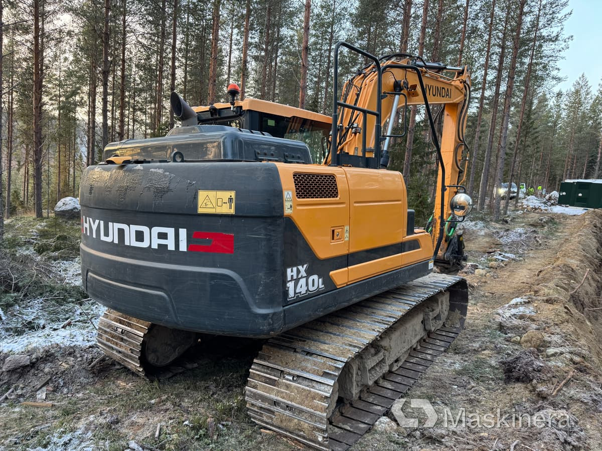 Hyundai HX 140 L Grävmaskin Hyundai HX140 L med tillbehör - Telakaivukone: kuva Hyundai HX 140 L Grävmaskin Hyundai HX140 L med tillbehör - Telakaivukone Hyundai HX 140 L Grävmaskin Hyundai HX140 L med tillbehör - Telakaivukone: kuva Hyundai HX 140 L Grävmaskin Hyundai HX140 L med tillbehör - Telakaivukone