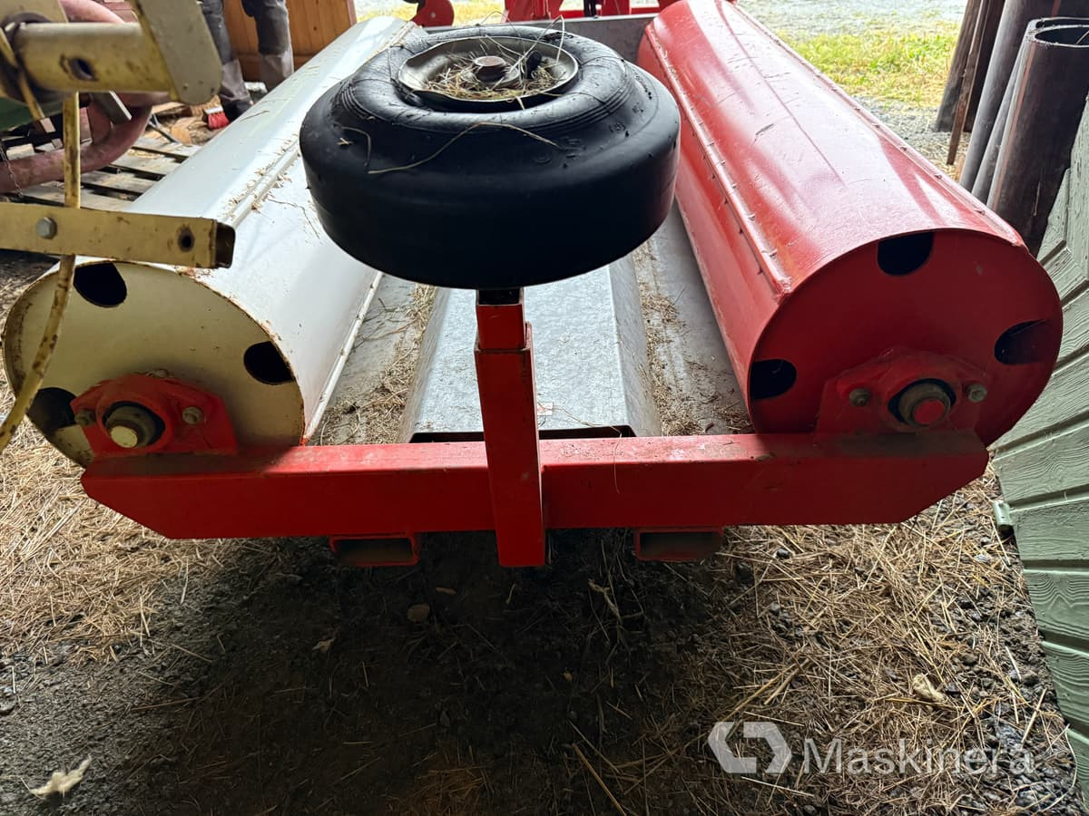 Inplastare Ysta Bale wrap 1600 med sidospakar - Käärijä: kuva Inplastare Ysta Bale wrap 1600 med sidospakar - Käärijä Inplastare Ysta Bale wrap 1600 med sidospakar - Käärijä: kuva Inplastare Ysta Bale wrap 1600 med sidospakar - Käärijä