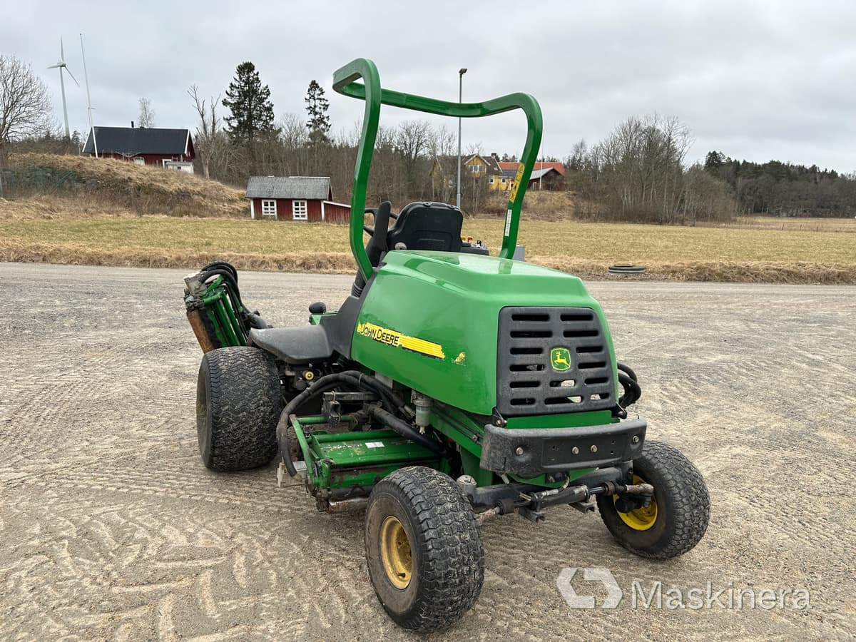 John Deere 7700 PC FM PrecisionCut Fairwayklippare - Ruohonleikkuri: kuva John Deere 7700 PC FM PrecisionCut Fairwayklippare - Ruohonleikkuri John Deere 7700 PC FM PrecisionCut Fairwayklippare - Ruohonleikkuri: kuva John Deere 7700 PC FM PrecisionCut Fairwayklippare - Ruohonleikkuri
