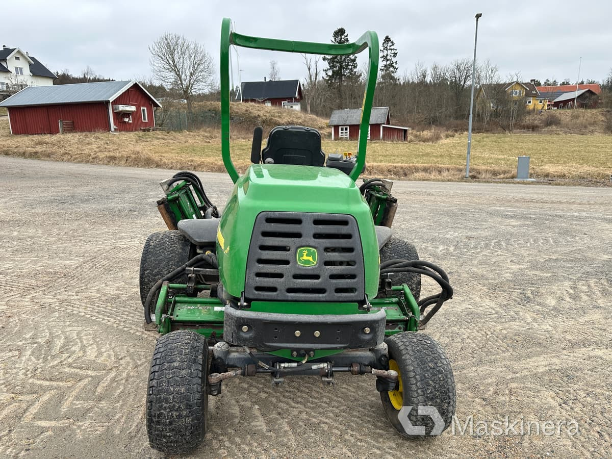 John Deere 7700 PC FM PrecisionCut Fairwayklippare - Ruohonleikkuri: kuva John Deere 7700 PC FM PrecisionCut Fairwayklippare - Ruohonleikkuri John Deere 7700 PC FM PrecisionCut Fairwayklippare - Ruohonleikkuri: kuva John Deere 7700 PC FM PrecisionCut Fairwayklippare - Ruohonleikkuri