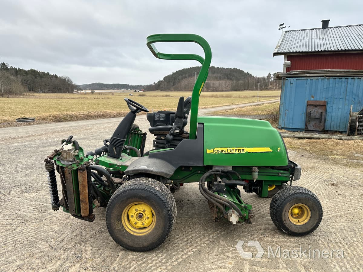 John Deere 7700 PC FM PrecisionCut Fairwayklippare - Ruohonleikkuri: kuva John Deere 7700 PC FM PrecisionCut Fairwayklippare - Ruohonleikkuri John Deere 7700 PC FM PrecisionCut Fairwayklippare - Ruohonleikkuri: kuva John Deere 7700 PC FM PrecisionCut Fairwayklippare - Ruohonleikkuri