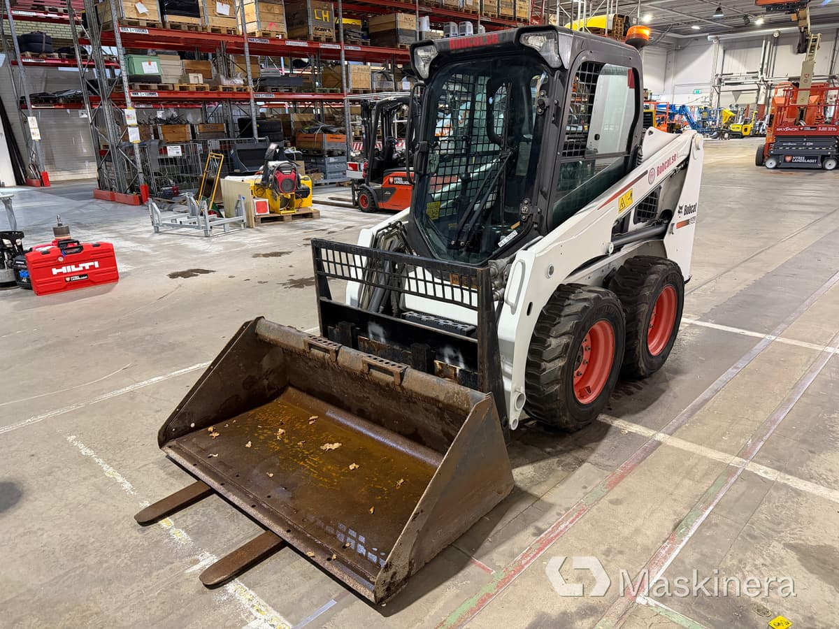 Kompaktlastare Bobcat S450 - Liukuohjattu kuormaaja: kuva  Kompaktlastare Bobcat S450 - Liukuohjattu kuormaaja Kompaktlastare Bobcat S450 - Liukuohjattu kuormaaja: kuva  Kompaktlastare Bobcat S450 - Liukuohjattu kuormaaja