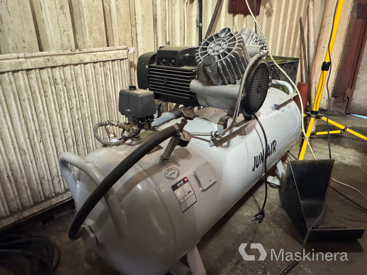 Kompressor Dana-tank A/S - Ilmakompressori: kuva  Kompressor Dana-tank A/S - Ilmakompressori Kompressor Dana-tank A/S - Ilmakompressori: kuva  Kompressor Dana-tank A/S - Ilmakompressori