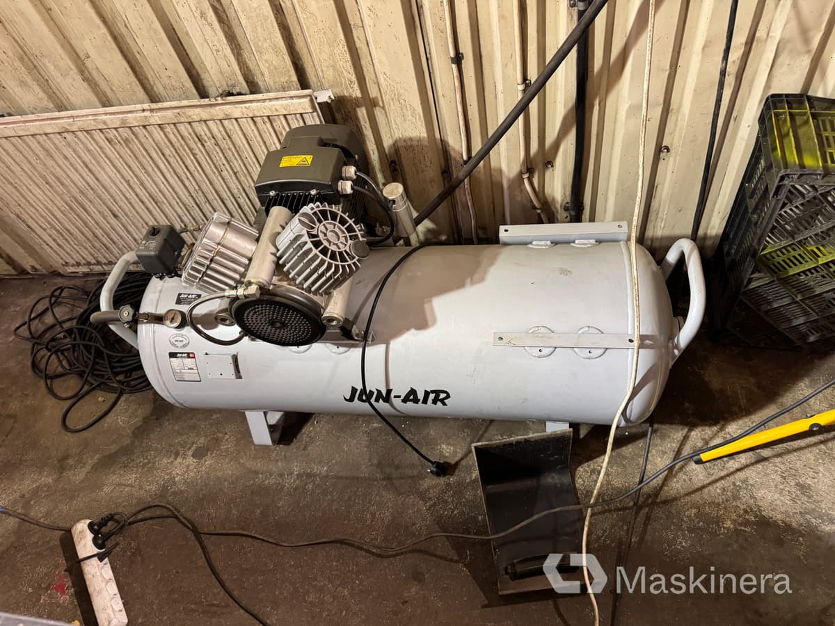 Kompressor Dana-tank A/S - Ilmakompressori: kuva  Kompressor Dana-tank A/S - Ilmakompressori Kompressor Dana-tank A/S - Ilmakompressori: kuva  Kompressor Dana-tank A/S - Ilmakompressori