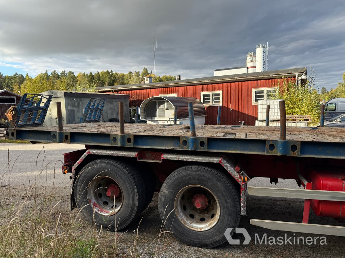 Lastväxlare Scania R420 6X4 Tridem med maskinflak och grusflak - Koukkulava kuorma-auto: kuva Lastväxlare Scania R420 6X4 Tridem med maskinflak och grusflak - Koukkulava kuorma-auto Lastväxlare Scania R420 6X4 Tridem med maskinflak och grusflak - Koukkulava kuorma-auto: kuva Lastväxlare Scania R420 6X4 Tridem med maskinflak och grusflak - Koukkulava kuorma-auto