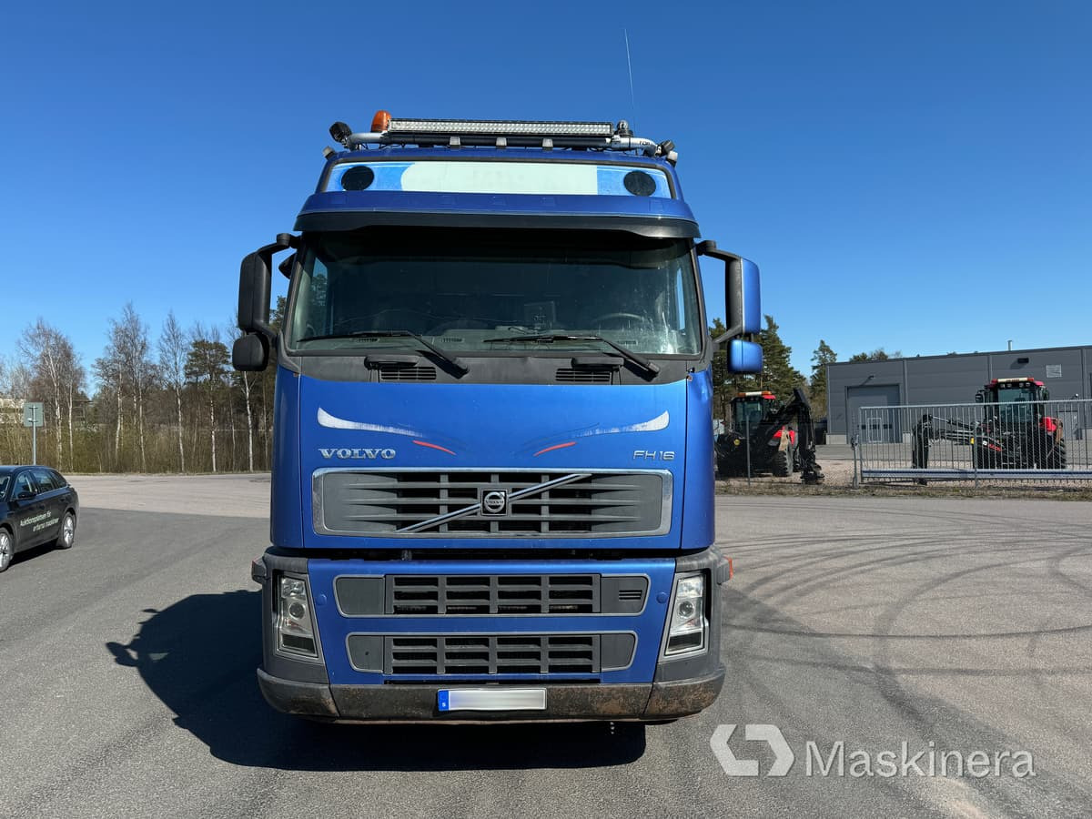 Lastväxlare Volvo FH16 tandemdrift - Koukkulava kuorma-auto, Nosturiauto: kuva Lastväxlare Volvo FH16 tandemdrift - Koukkulava kuorma-auto, Nosturiauto Lastväxlare Volvo FH16 tandemdrift - Koukkulava kuorma-auto, Nosturiauto: kuva Lastväxlare Volvo FH16 tandemdrift - Koukkulava kuorma-auto, Nosturiauto
