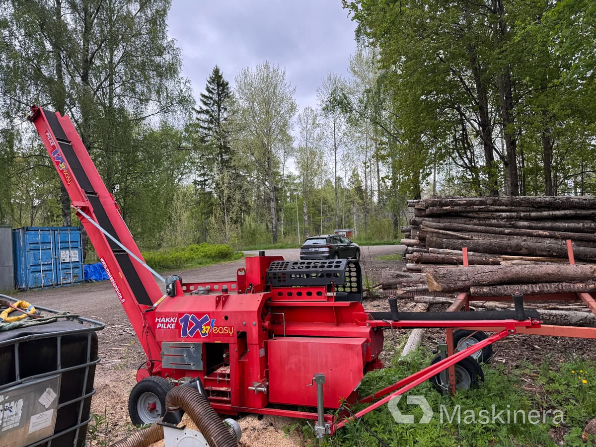 Vedmaskin Hakki Pilke 1X37 med stockbord - Metsäkone: kuva Vedmaskin Hakki Pilke 1X37 med stockbord - Metsäkone Vedmaskin Hakki Pilke 1X37 med stockbord - Metsäkone: kuva Vedmaskin Hakki Pilke 1X37 med stockbord - Metsäkone