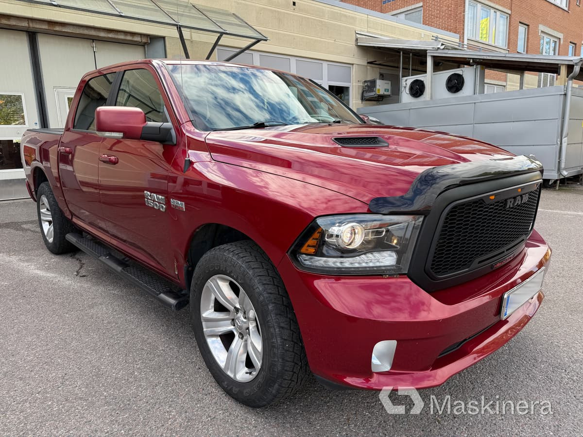Pickup Dodge Ram 1500 Crew Cab 5.7L V8 HEMI - Pieni pakettiauto: kuva Pickup Dodge Ram 1500 Crew Cab 5.7L V8 HEMI - Pieni pakettiauto Pickup Dodge Ram 1500 Crew Cab 5.7L V8 HEMI - Pieni pakettiauto: kuva Pickup Dodge Ram 1500 Crew Cab 5.7L V8 HEMI - Pieni pakettiauto