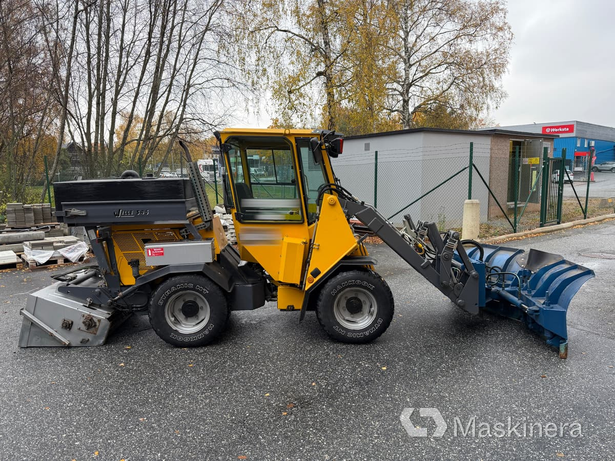 Redskapsbärare Wille 345 med snöutrustning - Lumikone: kuva Redskapsbärare Wille 345 med snöutrustning - Lumikone Redskapsbärare Wille 345 med snöutrustning - Lumikone: kuva Redskapsbärare Wille 345 med snöutrustning - Lumikone