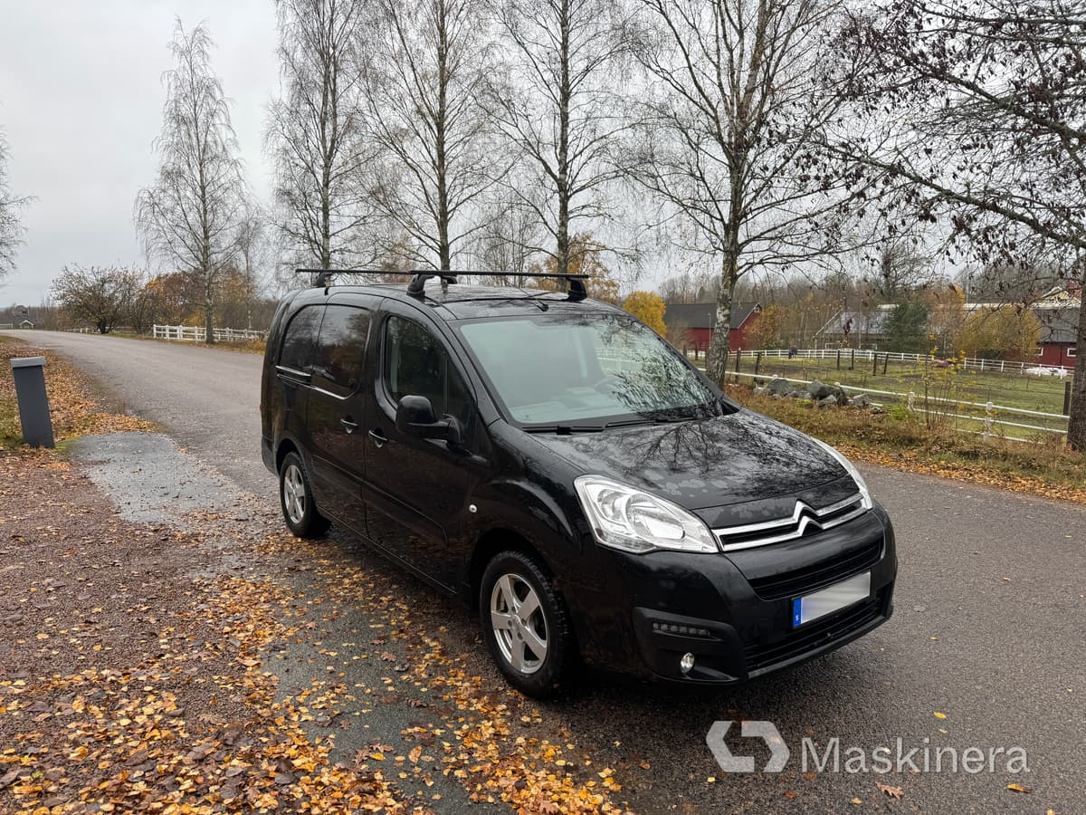 Skåpbil Citroen Berlingo - Pieni pakettiauto: kuva Skåpbil Citroen Berlingo - Pieni pakettiauto Skåpbil Citroen Berlingo - Pieni pakettiauto: kuva Skåpbil Citroen Berlingo - Pieni pakettiauto