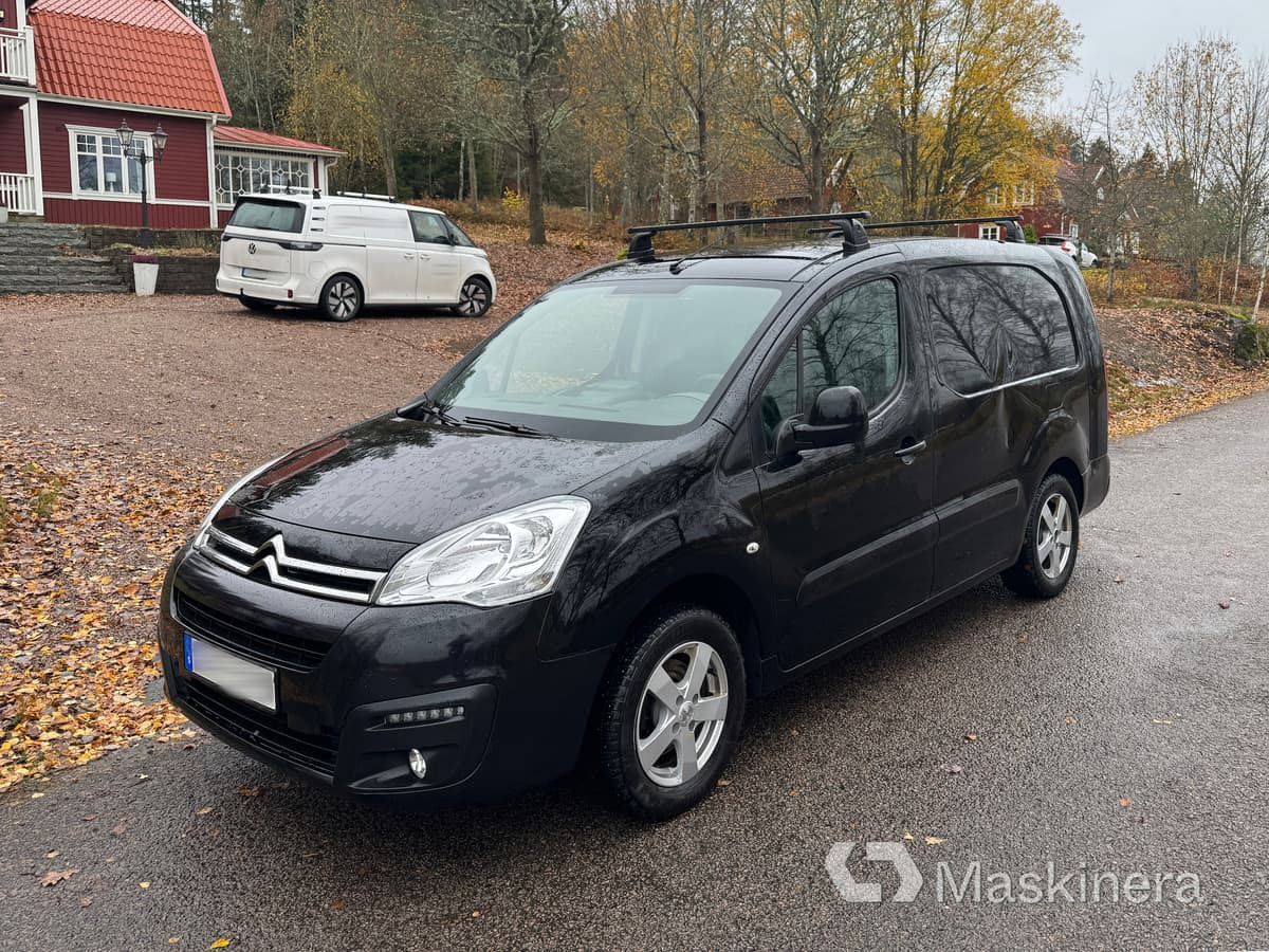 Skåpbil Citroen Berlingo - Pieni pakettiauto: kuva Skåpbil Citroen Berlingo - Pieni pakettiauto Skåpbil Citroen Berlingo - Pieni pakettiauto: kuva Skåpbil Citroen Berlingo - Pieni pakettiauto