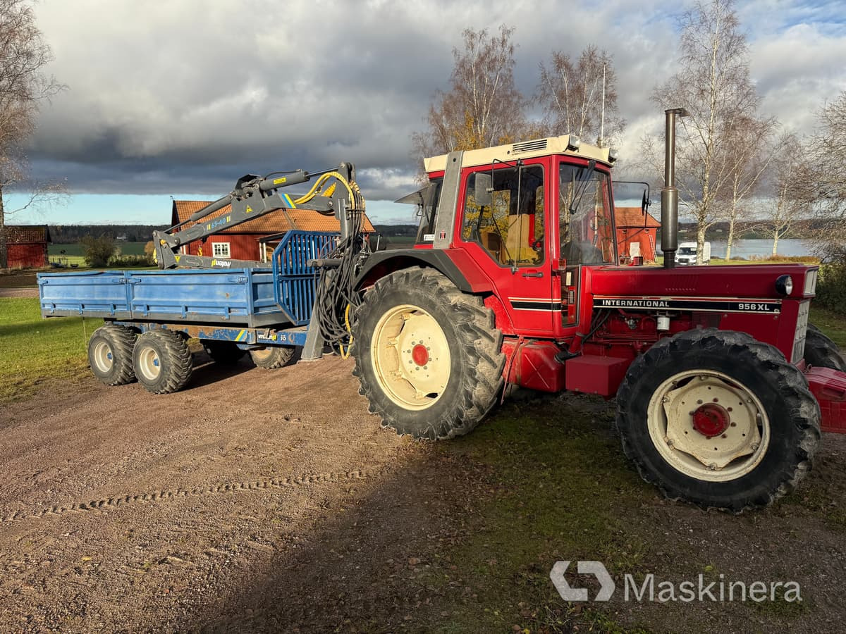 Traktor International 956 AXL med skogsvagn och kran - Traktori: kuva Traktor International 956 AXL med skogsvagn och kran - Traktori Traktor International 956 AXL med skogsvagn och kran - Traktori: kuva Traktor International 956 AXL med skogsvagn och kran - Traktori