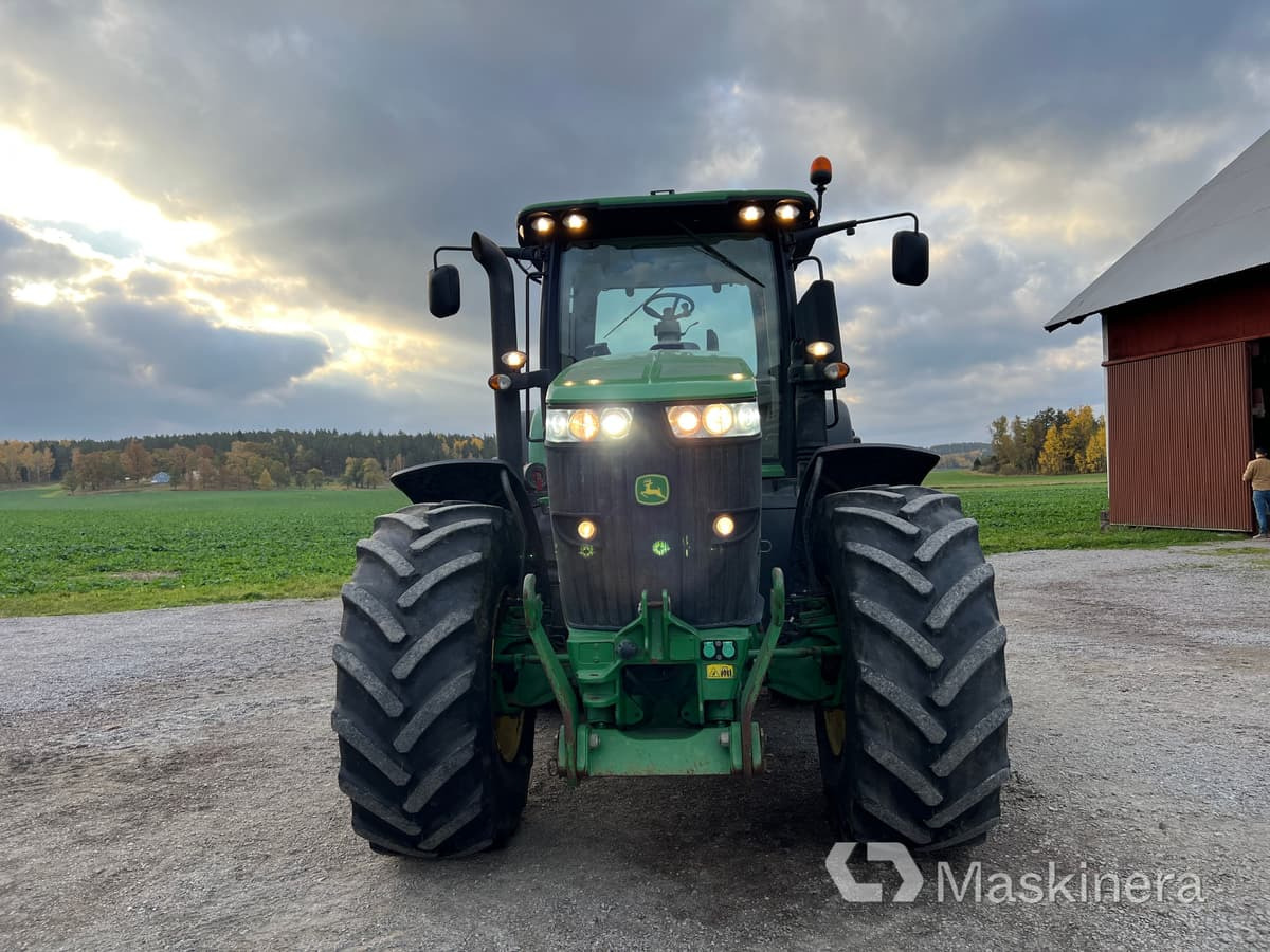 Traktor John Deere 7280R med dubbelmontage & GPS - Traktori: kuva  Traktor John Deere 7280R med dubbelmontage & GPS - Traktori Traktor John Deere 7280R med dubbelmontage & GPS - Traktori: kuva  Traktor John Deere 7280R med dubbelmontage & GPS - Traktori