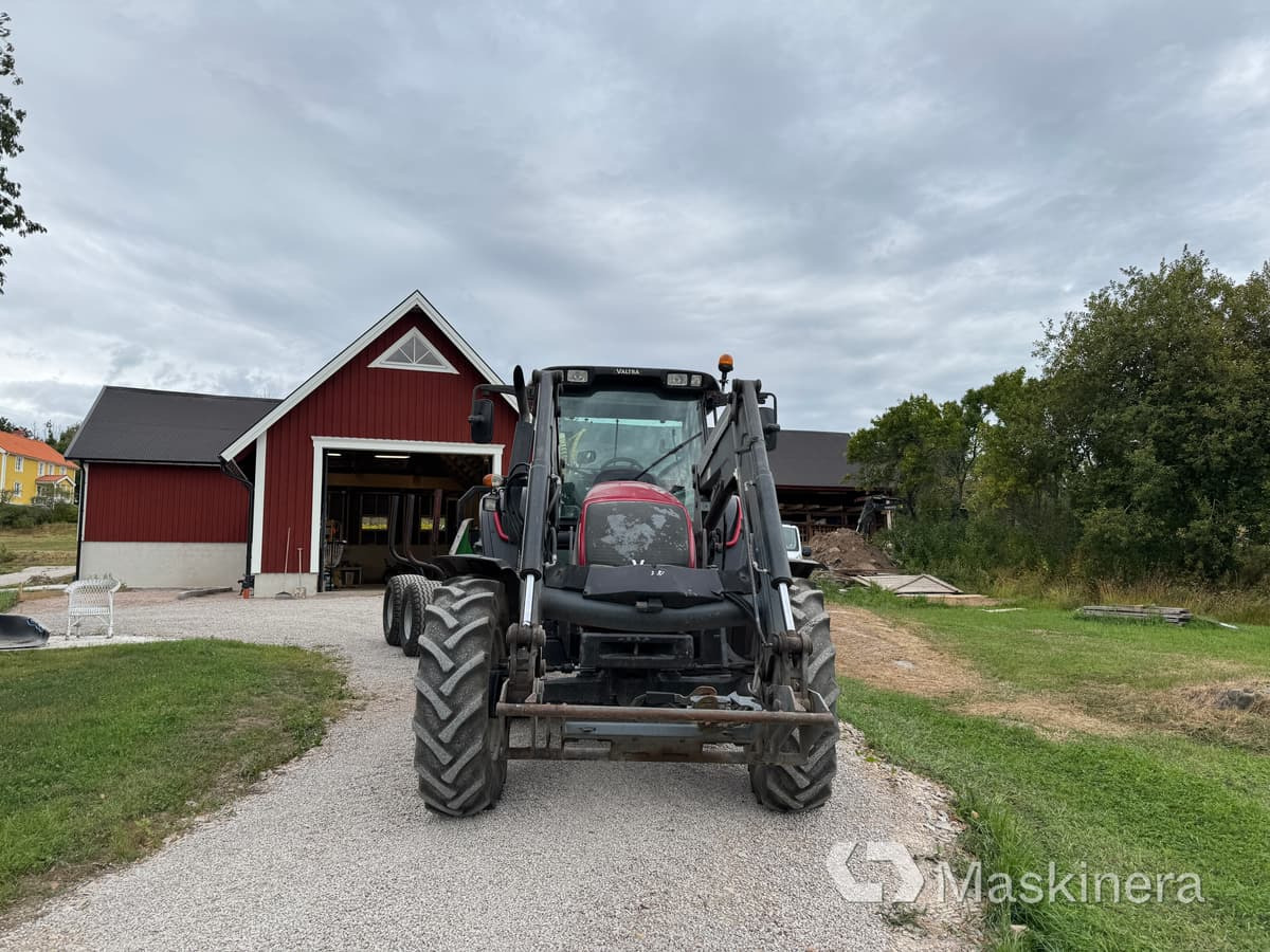 Valtra N121 & Farma CT 6,5-12 Traktor Valtra N121 Advance med frontlastare & Skogskärra Farma T12 - Traktori: kuva Valtra N121 & Farma CT 6,5-12 Traktor Valtra N121 Advance med frontlastare & Skogskärra Farma T12 - Traktori Valtra N121 & Farma CT 6,5-12 Traktor Valtra N121 Advance med frontlastare & Skogskärra Farma T12 - Traktori: kuva Valtra N121 & Farma CT 6,5-12 Traktor Valtra N121 Advance med frontlastare & Skogskärra Farma T12 - Traktori