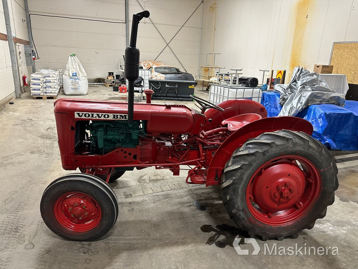 Veterantraktor Volvo BM 320 - Traktori: kuva Veterantraktor Volvo BM 320 - Traktori Veterantraktor Volvo BM 320 - Traktori: kuva Veterantraktor Volvo BM 320 - Traktori
