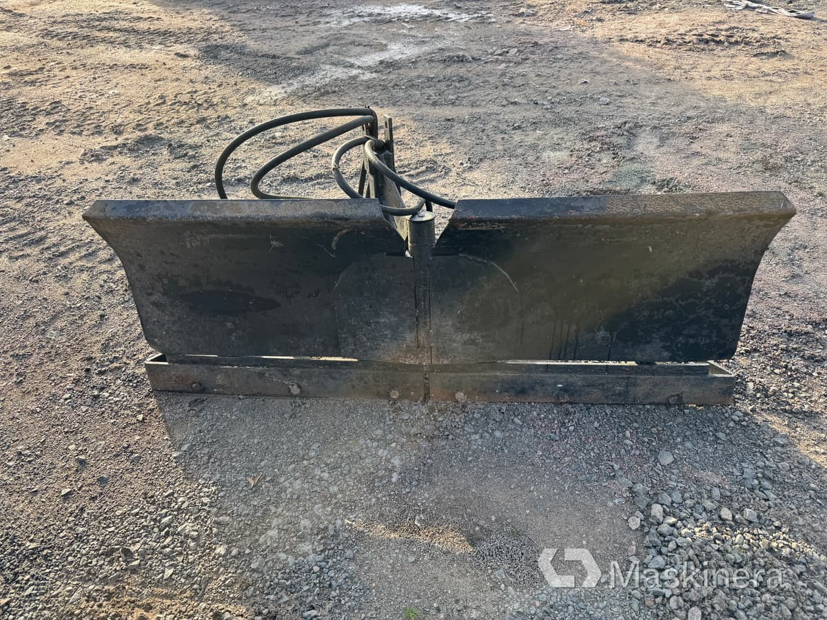 Vikplog / Snöblad 3-punktsfäste - Lumiaura: kuva Vikplog / Snöblad 3-punktsfäste - Lumiaura Vikplog / Snöblad 3-punktsfäste - Lumiaura: kuva Vikplog / Snöblad 3-punktsfäste - Lumiaura