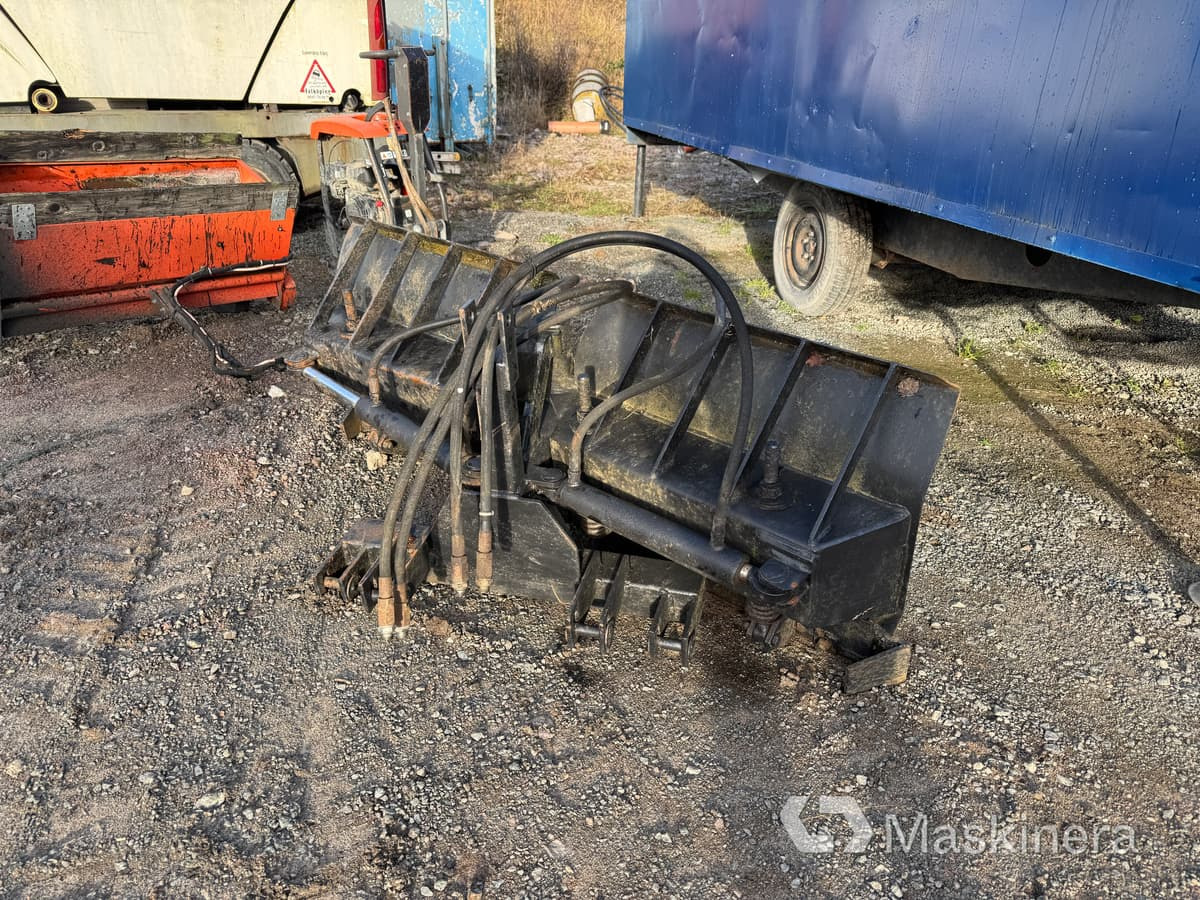 Vikplog / Snöblad 3-punktsfäste - Lumiaura: kuva Vikplog / Snöblad 3-punktsfäste - Lumiaura Vikplog / Snöblad 3-punktsfäste - Lumiaura: kuva Vikplog / Snöblad 3-punktsfäste - Lumiaura