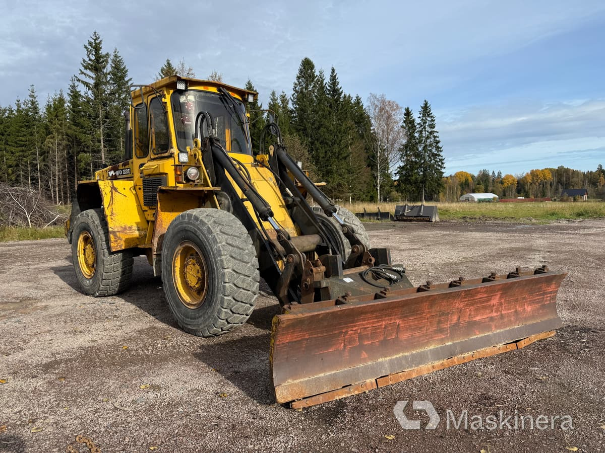 Volvo BM L70 Hjullastare Volvo L70 med snöredskap - Pyöräkuormaaja: kuva Volvo BM L70 Hjullastare Volvo L70 med snöredskap - Pyöräkuormaaja Volvo BM L70 Hjullastare Volvo L70 med snöredskap - Pyöräkuormaaja: kuva Volvo BM L70 Hjullastare Volvo L70 med snöredskap - Pyöräkuormaaja