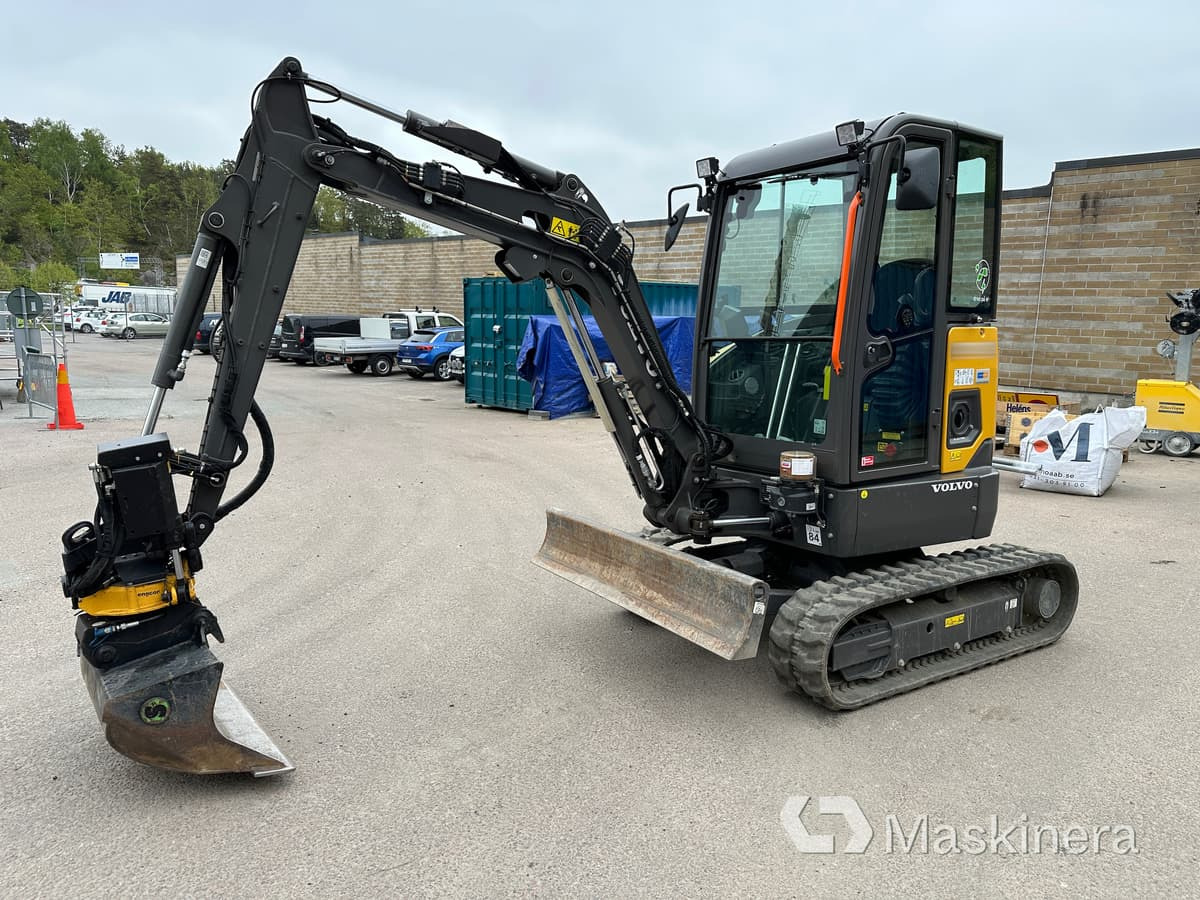 Volvo JECR25D Electric Grävmaskin Volvo ECR25 Electric - Telakaivukone: kuva Volvo JECR25D Electric Grävmaskin Volvo ECR25 Electric - Telakaivukone Volvo JECR25D Electric Grävmaskin Volvo ECR25 Electric - Telakaivukone: kuva Volvo JECR25D Electric Grävmaskin Volvo ECR25 Electric - Telakaivukone
