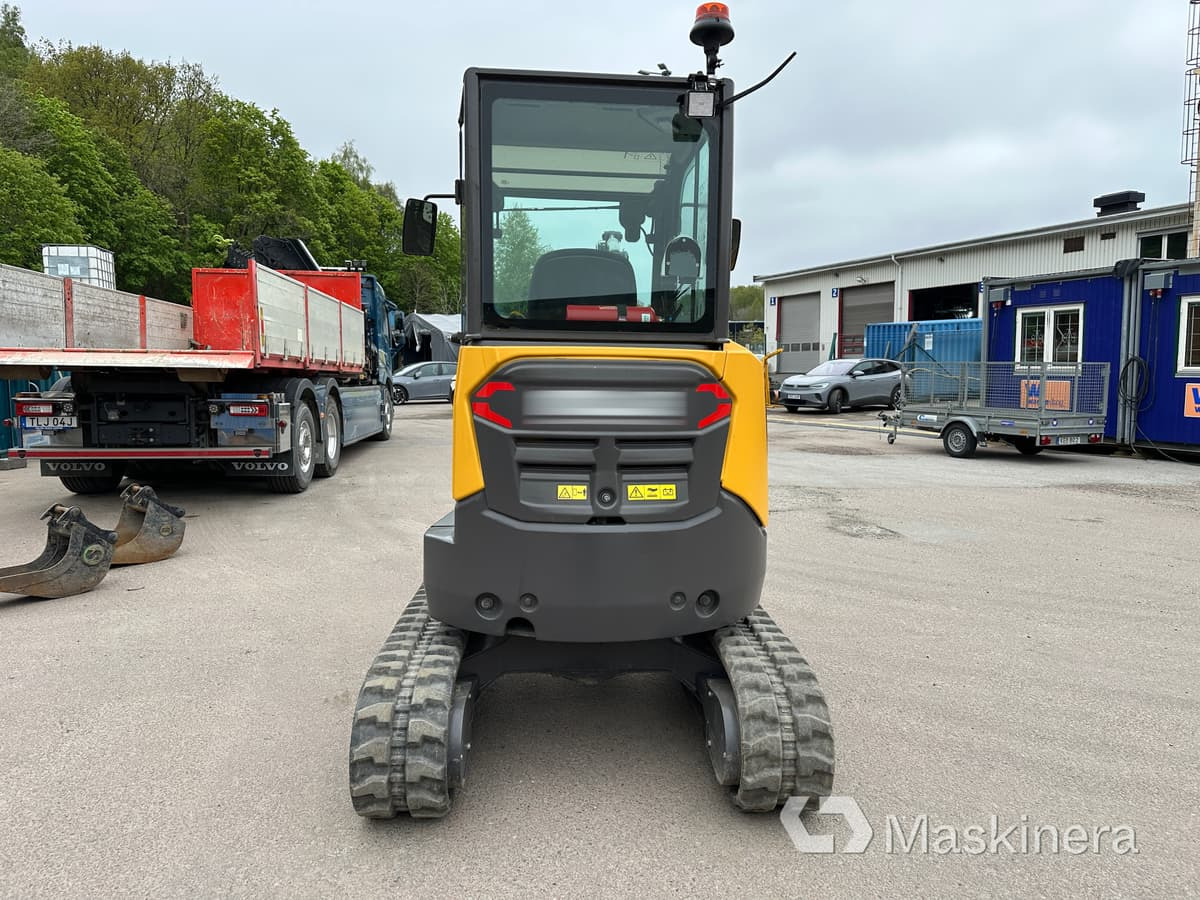 Volvo JECR25D Electric Grävmaskin Volvo ECR25 Electric - Telakaivukone: kuva Volvo JECR25D Electric Grävmaskin Volvo ECR25 Electric - Telakaivukone Volvo JECR25D Electric Grävmaskin Volvo ECR25 Electric - Telakaivukone: kuva Volvo JECR25D Electric Grävmaskin Volvo ECR25 Electric - Telakaivukone