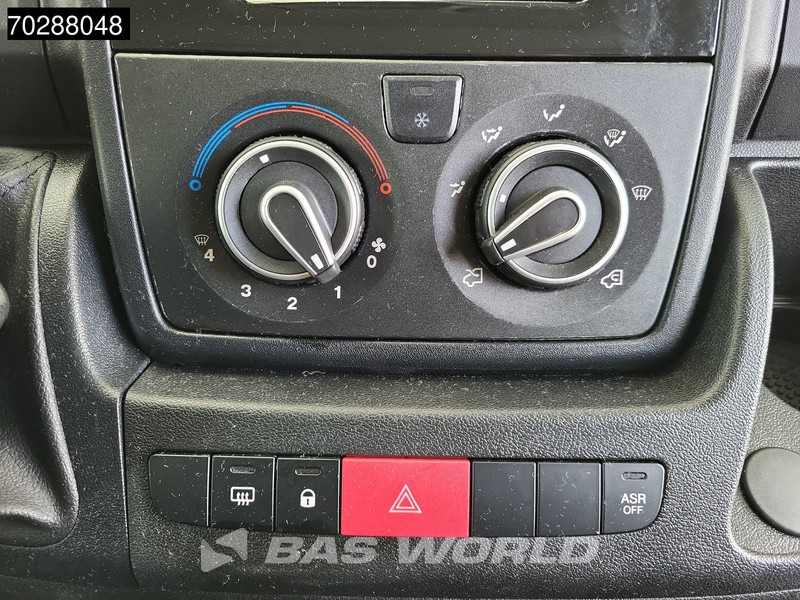 Jakeluauto Peugeot Boxer 165PK Bakwagen Achterdeuren Navi Airco Cruise Camera Lat om Lat Euro6 Meubelbak Koffer 23m3 Cruise control: kuva Jakeluauto Peugeot Boxer 165PK Bakwagen Achterdeuren Navi Airco Cruise Camera Lat om Lat Euro6 Meubelbak Koffer 23m3 Cruise control