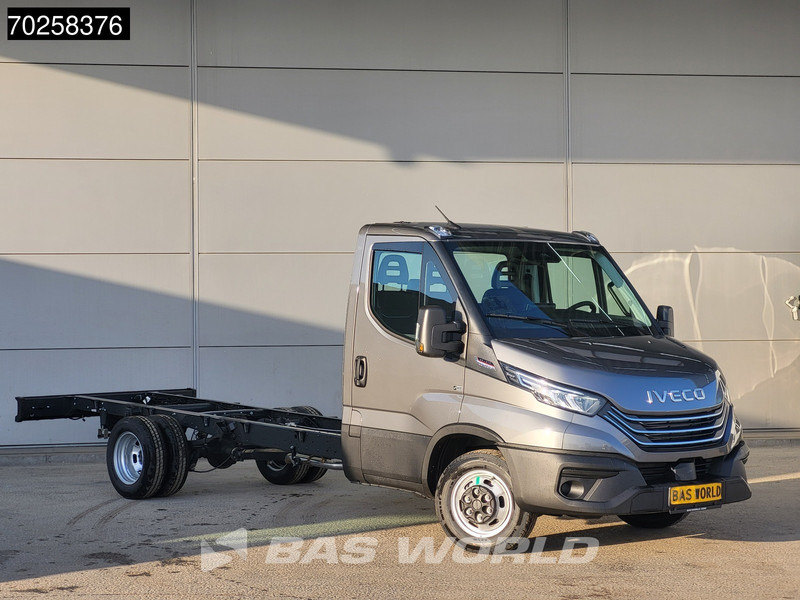 Iveco Daily 35C21 Automaat 410WB Chassis Cabine LED Navi ACC Fahrgestell Airco - Tavara-auto: kuva Iveco Daily 35C21 Automaat 410WB Chassis Cabine LED Navi ACC Fahrgestell Airco - Tavara-auto Iveco Daily 35C21 Automaat 410WB Chassis Cabine LED Navi ACC Fahrgestell Airco - Tavara-auto: kuva Iveco Daily 35C21 Automaat 410WB Chassis Cabine LED Navi ACC Fahrgestell Airco - Tavara-auto