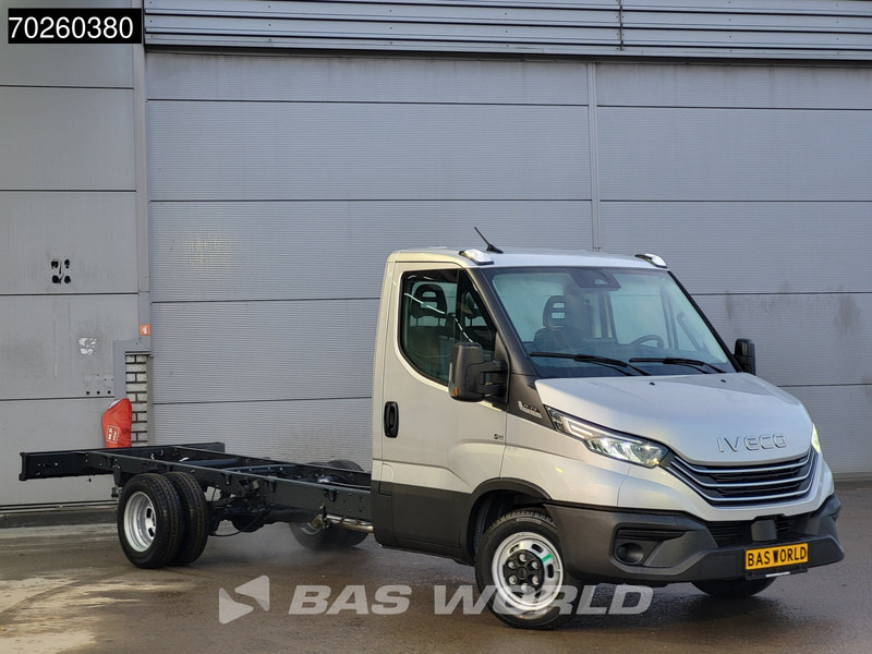 Iveco Daily 35C21 Automaat 410wb Dubbellucht 2025model Chassis Cabine ACC Fahrgestell Airco - Tavara-auto: kuva Iveco Daily 35C21 Automaat 410wb Dubbellucht 2025model Chassis Cabine ACC Fahrgestell Airco - Tavara-auto Iveco Daily 35C21 Automaat 410wb Dubbellucht 2025model Chassis Cabine ACC Fahrgestell Airco - Tavara-auto: kuva Iveco Daily 35C21 Automaat 410wb Dubbellucht 2025model Chassis Cabine ACC Fahrgestell Airco - Tavara-auto