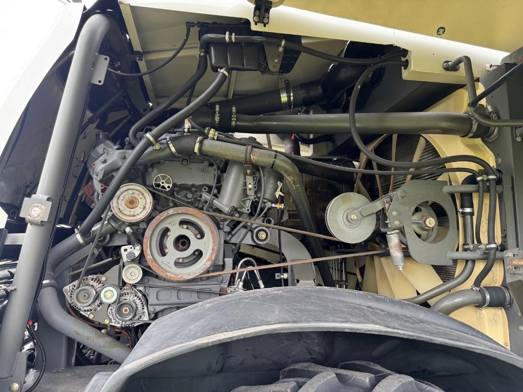 Itsekulkeva silppuri Claas Jaguar 950 Allrad + Claas Orbis 750: kuva Itsekulkeva silppuri Claas Jaguar 950 Allrad + Claas Orbis 750 Itsekulkeva silppuri Claas Jaguar 950 Allrad + Claas Orbis 750: kuva Itsekulkeva silppuri Claas Jaguar 950 Allrad + Claas Orbis 750