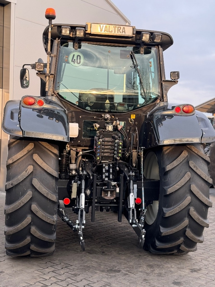 Traktori Valtra N 122 V: kuva Traktori Valtra N 122 V