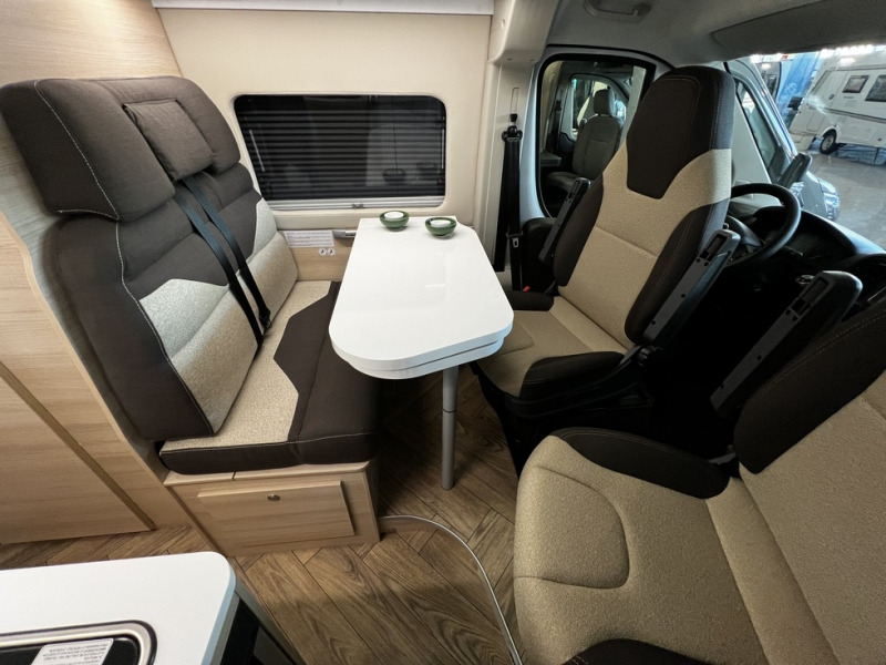Chausson V594S First Line - Retkeilyauto: kuva Chausson V594S First Line - Retkeilyauto Chausson V594S First Line - Retkeilyauto: kuva Chausson V594S First Line - Retkeilyauto